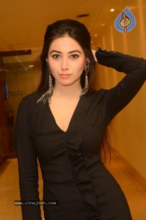 Alankrita Bora Images - 8 / 20 photos