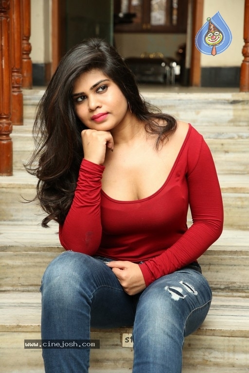 Alekhya Angel Gallery - 5 / 27 photos