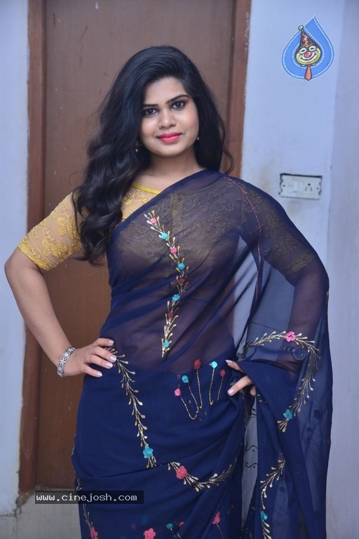 Alekhya Naidu Photos - 14 / 17 photos