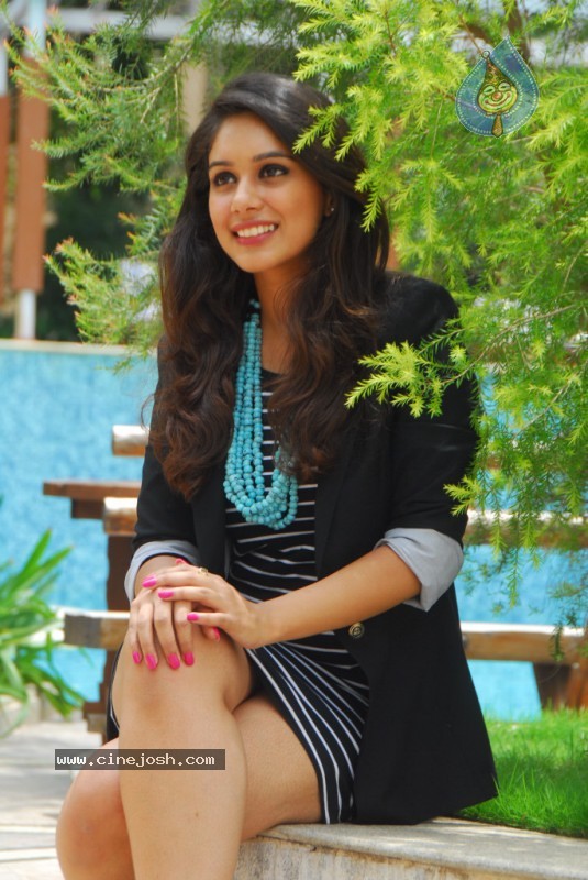 Alisha Gallery - 8 / 39 photos