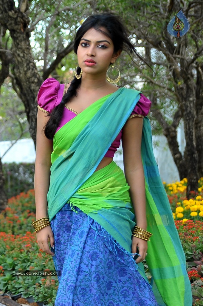 Amala Paul Hot Gallery - 7 / 52 photos