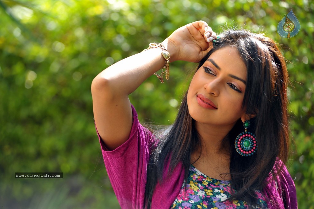 Amala Paul Hot Gallery - 23 / 52 photos