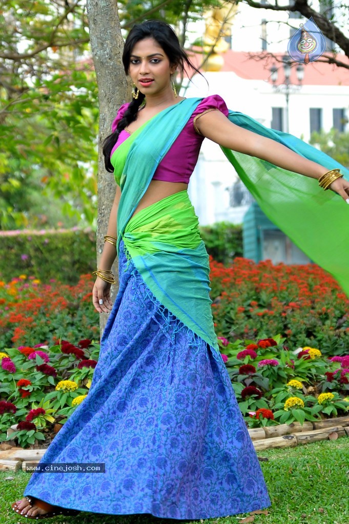 Amala Paul Hot Gallery - 29 / 52 photos