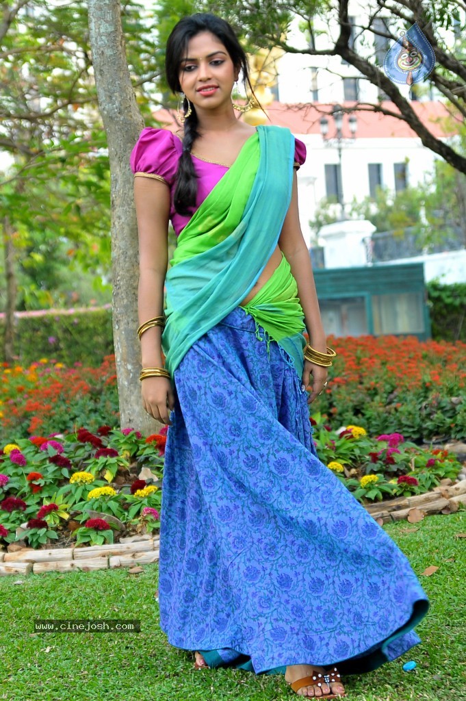 Amala Paul Hot Gallery - 33 / 52 photos