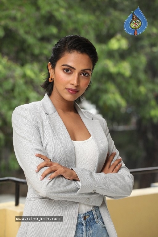 Amala Paul Interview - 7 / 21 photos