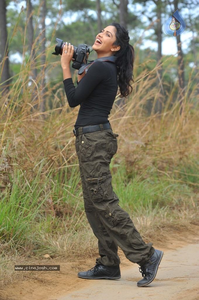Amala Paul Latest Photos - 51 / 94 photos