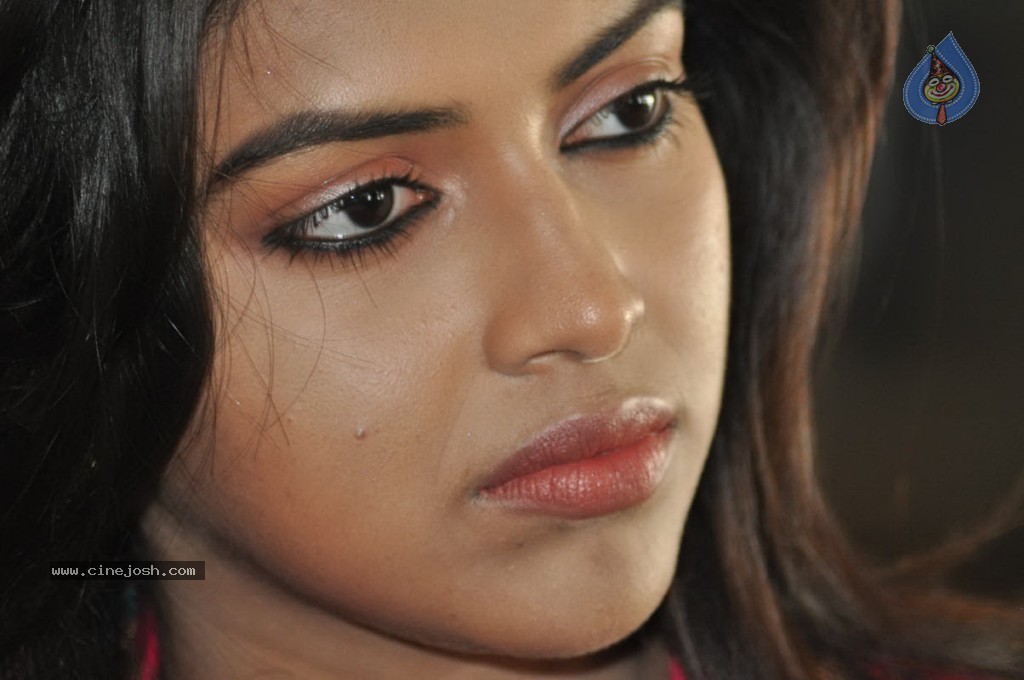 Amala Paul Latest Stills - 22 / 54 photos