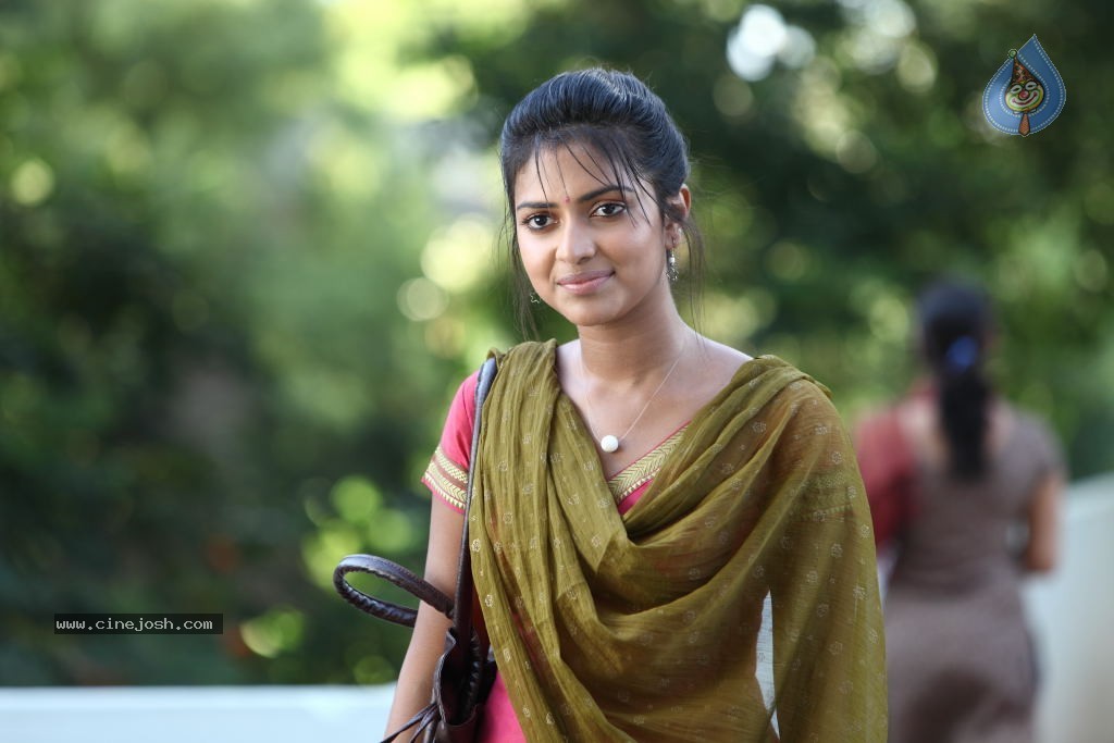 Amala Paul Latest Stills - 22 / 44 photos