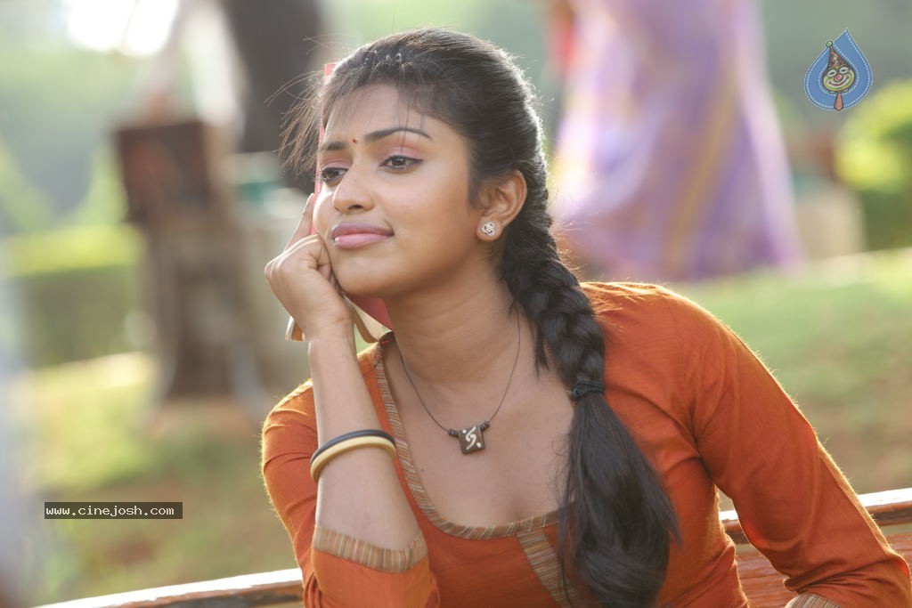 Amala Paul New Gallery - 23 / 58 photos