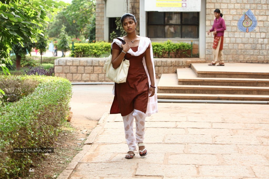 Amala Paul New Gallery - 45 / 58 photos