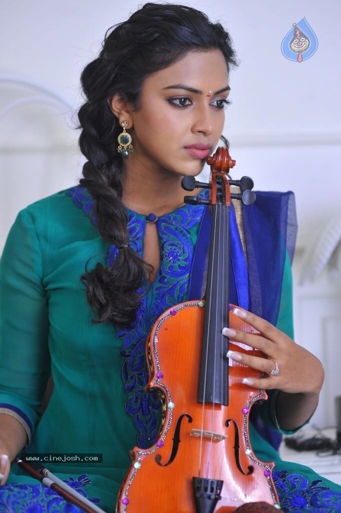 Amala Paul New Photos - 17 / 60 photos