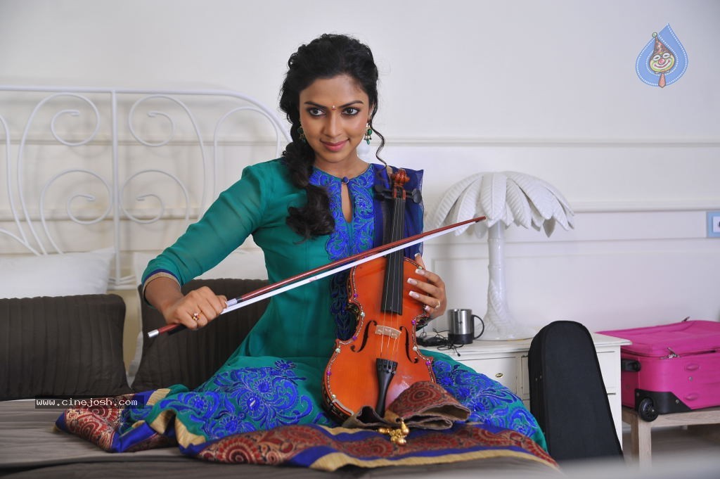 Amala Paul New Photos - 35 / 60 photos
