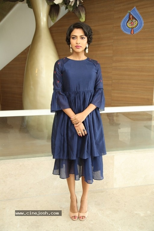 Amala Paul New Photos - 5 / 21 photos