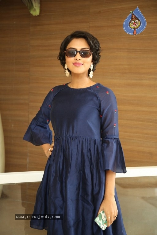 Amala Paul New Photos - 17 / 21 photos