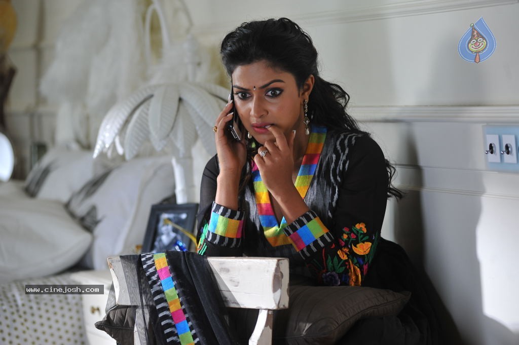 Amala Paul New Stills - 44 / 60 photos