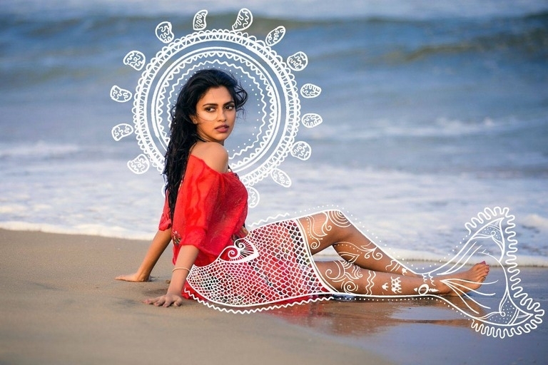 Amala Paul Photos - 2 / 3 photos