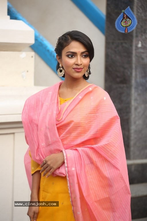 Amala Paul Photos - 12 / 21 photos