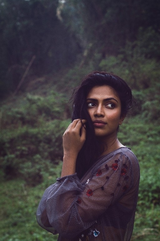  Amala Paul Pics - 5 / 12 photos