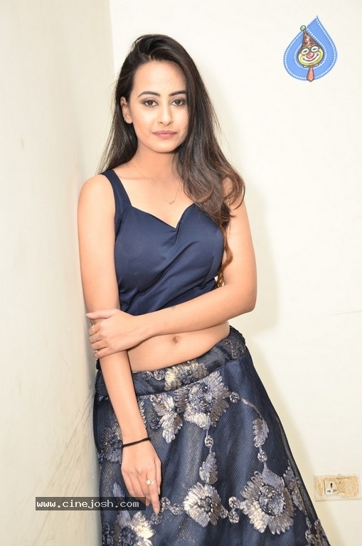 Amiksha New Photos - 13 / 28 photos