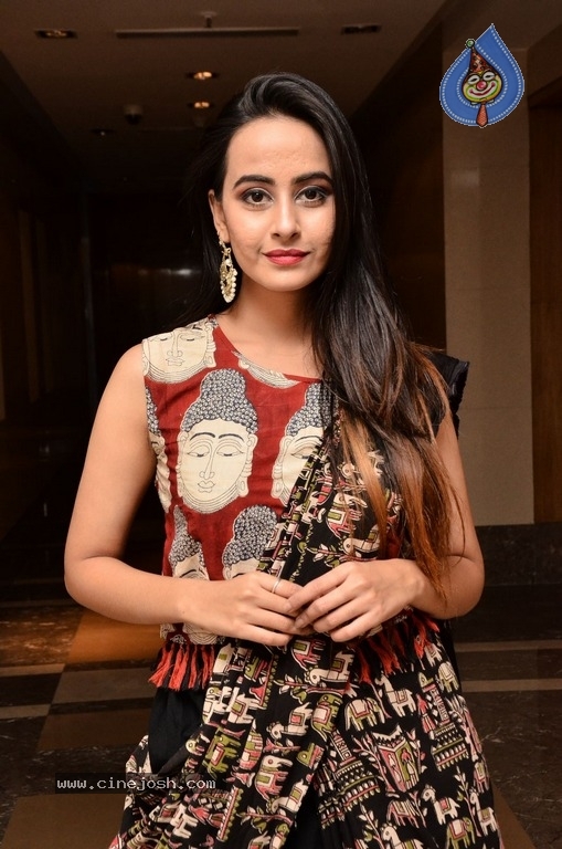 Amiksha Pawar Images - 9 / 21 photos