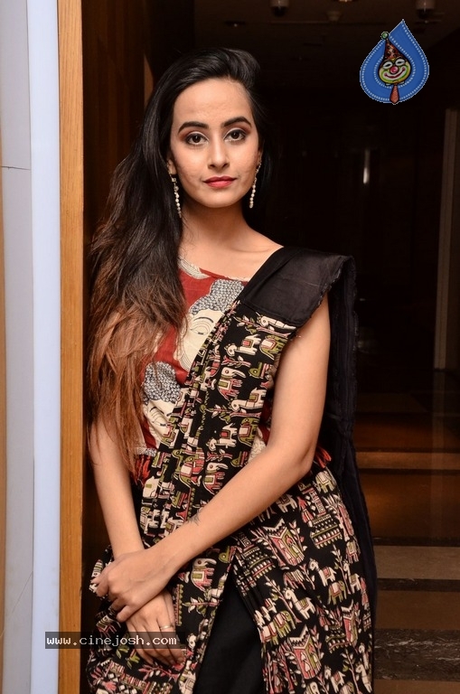 Amiksha Pawar Images - 12 / 21 photos