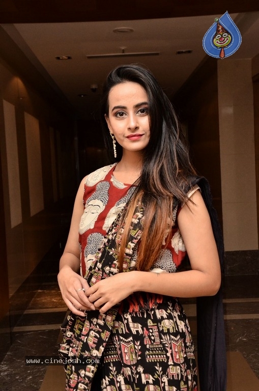 Amiksha Pawar Images - 19 / 21 photos