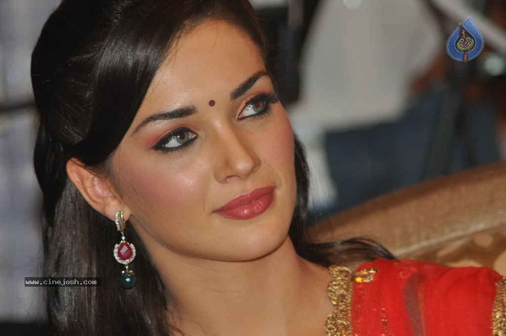 Amy Jackson New Stills - 8 / 45 photos