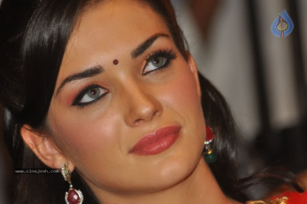 Amy Jackson New Stills - 11 / 45 photos