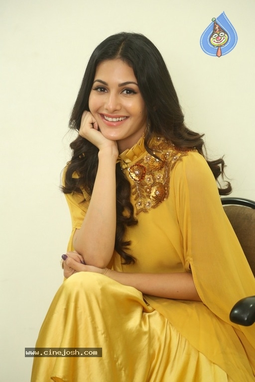 Amyra Dastur Latest Stills - 8 / 17 photos