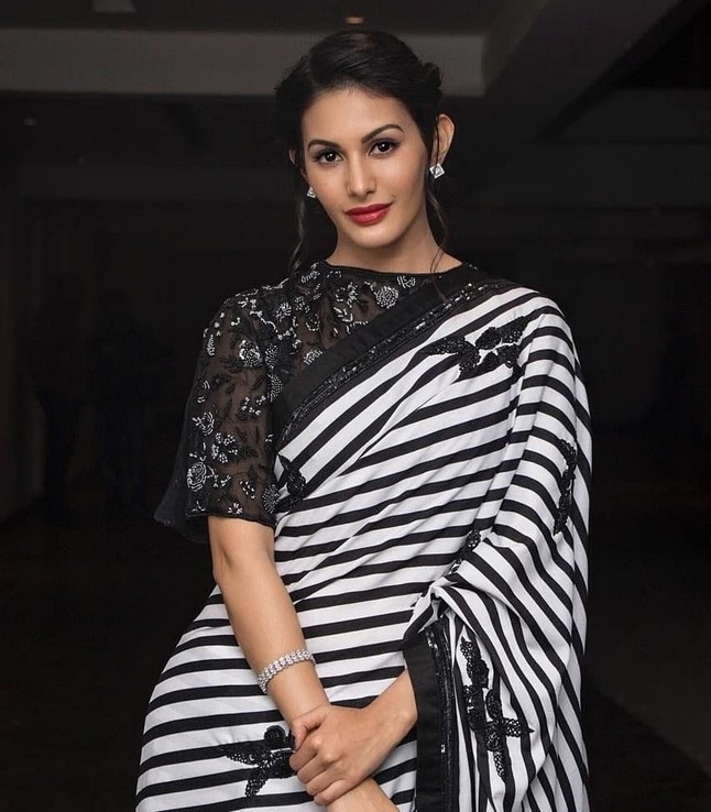 Amyra Dastur New Photos - 1 / 3 photos