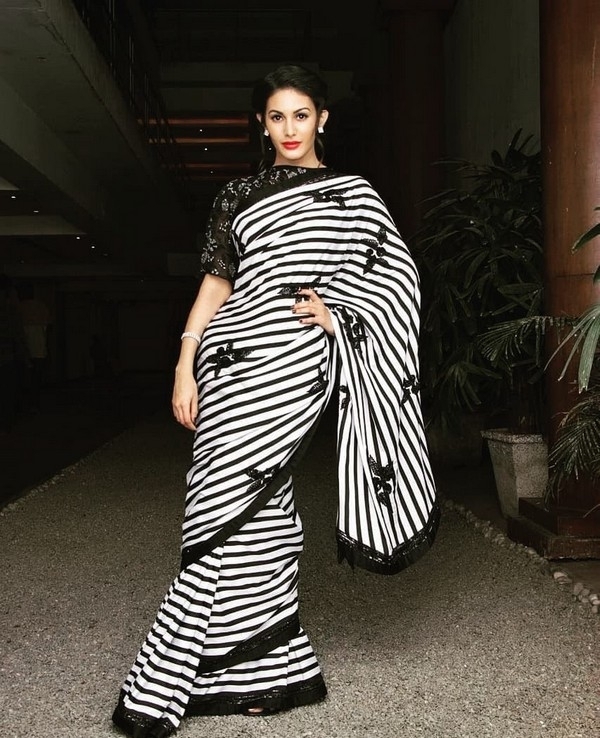 Amyra Dastur New Photos - 2 / 3 photos