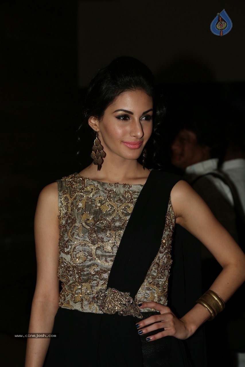 Amyra Dastur New Photos - 34 / 43 photos