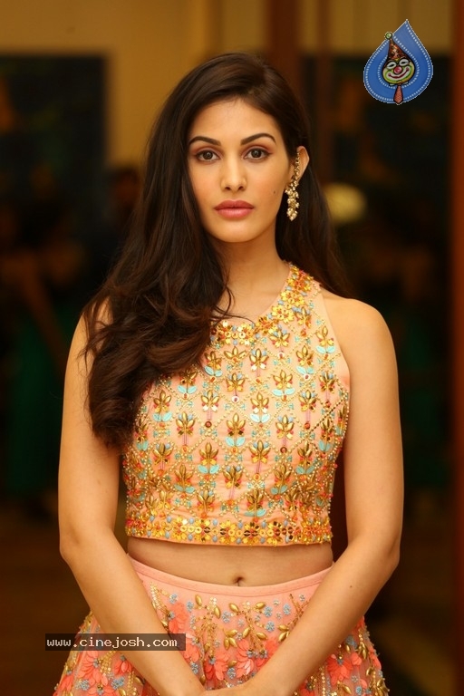 Amyra Dastur Photos - 2 / 38 photos