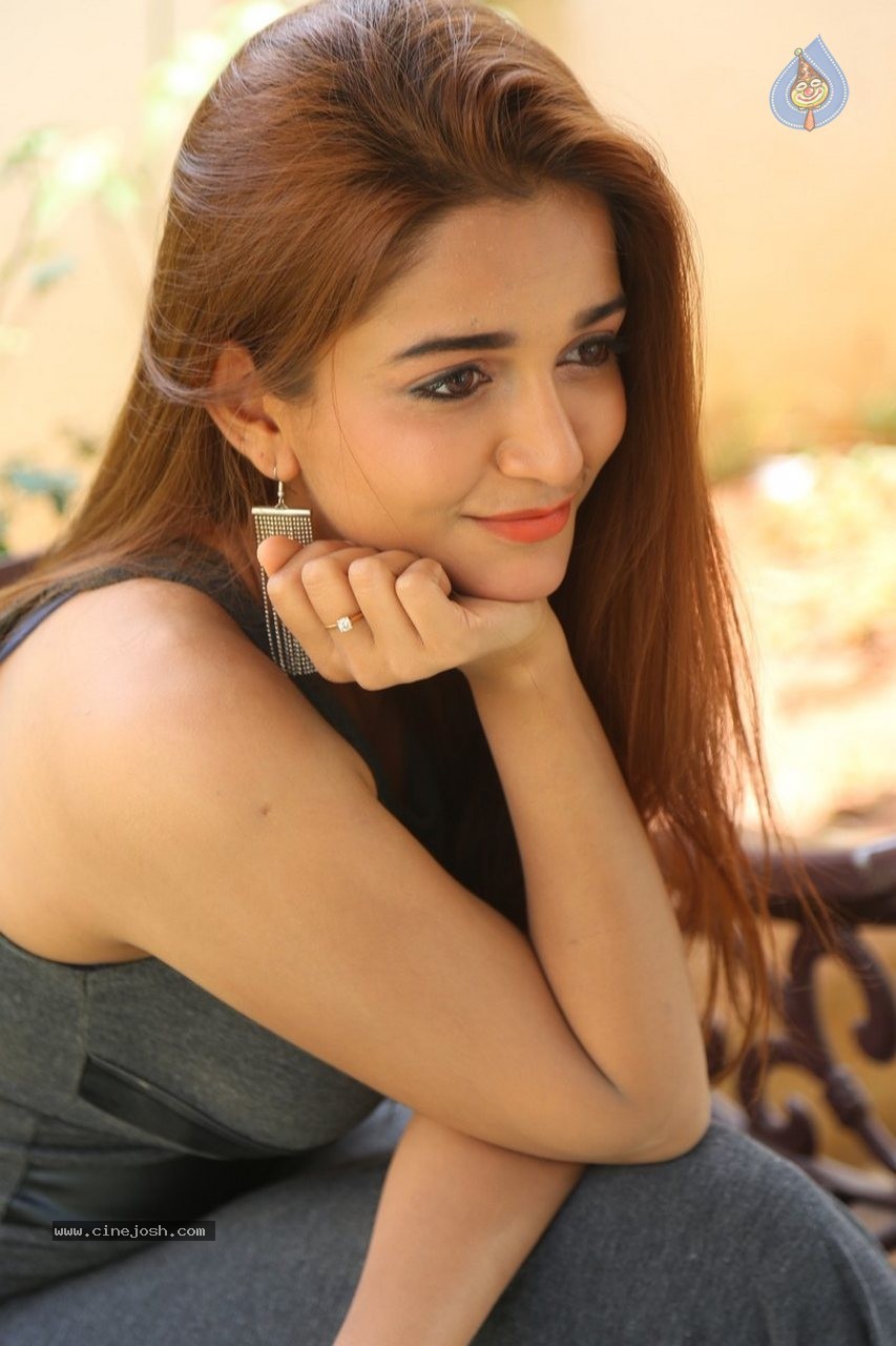 Anaika Soti New Photos - 39 / 90 photos