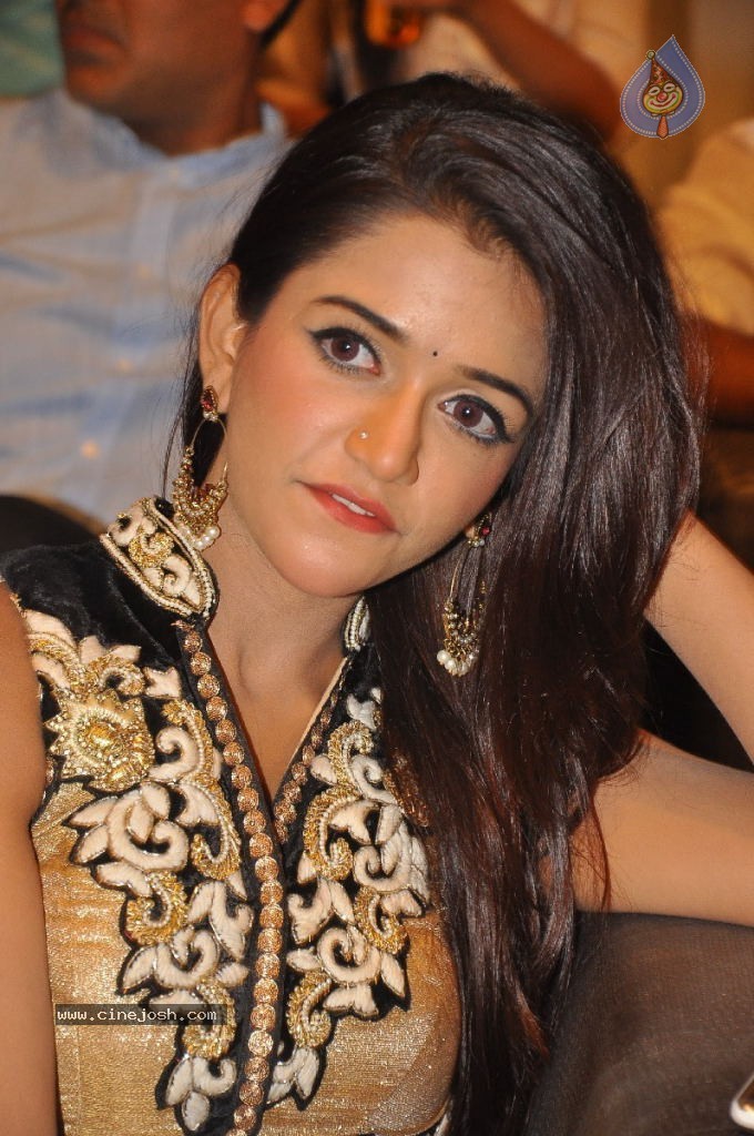 Anaika Soti New Stills - 5 / 38 photos