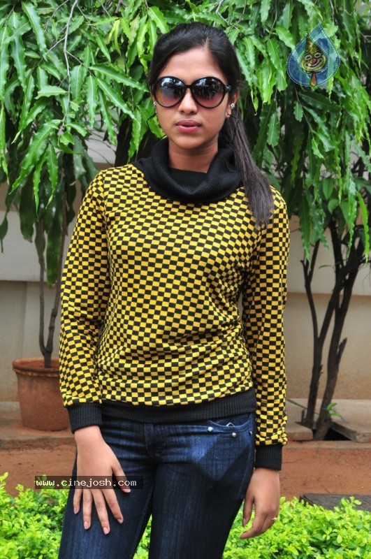 Anaka Stills - 24 / 54 photos