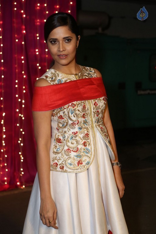 Anasuya at Zee Telugu Apsara Awards - 9 / 21 photos