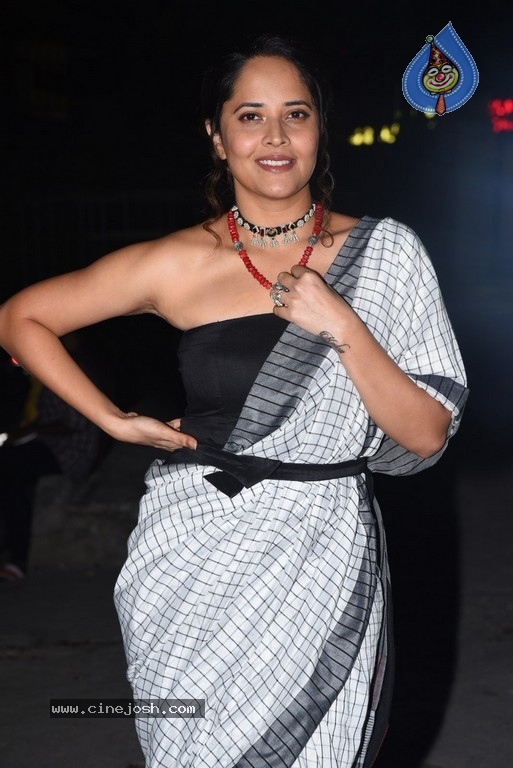 Anasuya Bharadwaj Gallery - 3 / 18 photos