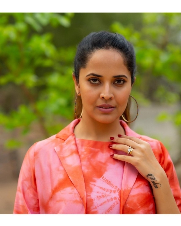 Anasuya Bharadwaj Latest Pics - 7 / 8 photos