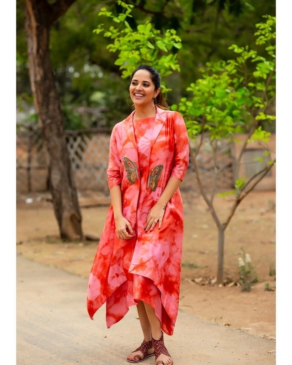 Anasuya Bharadwaj Latest Pics - 8 / 8 photos