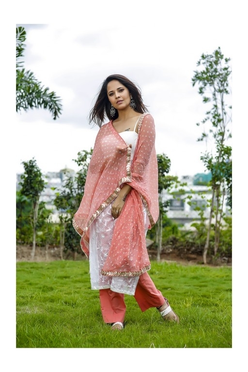 Anasuya Bharadwaj New Stills - 9 / 21 photos