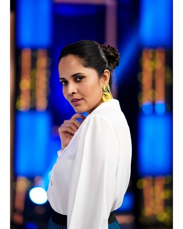 Anasuya Bharadwaj Photos - 10 / 11 photos