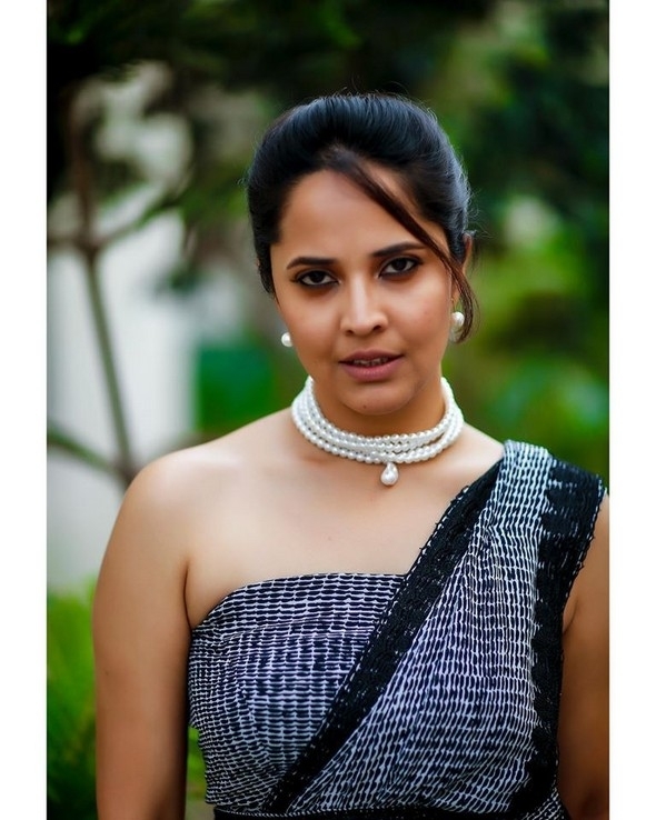 Anasuya Bharadwaj Photos - 2 / 12 photos