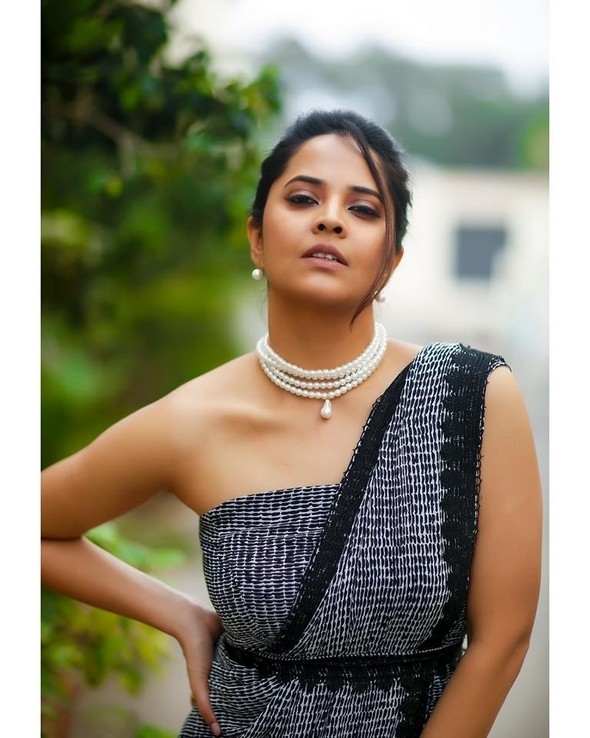 Anasuya Bharadwaj Photos - 8 / 12 photos