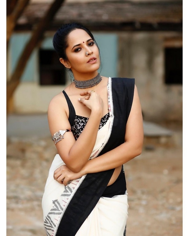 Anasuya Bharadwaj Pics - 1 / 6 photos