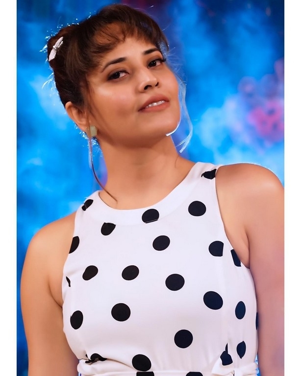 Anasuya Bharadwaj Pics - 5 / 5 photos