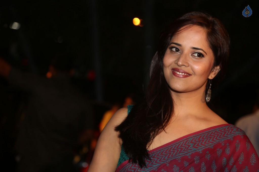 Anasuya Gallery - 12 / 51 photos