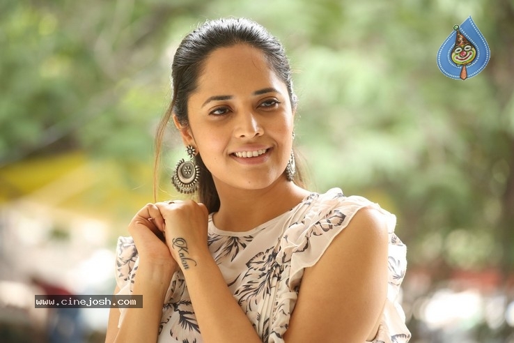 Anasuya  Interview Pics - 4 / 21 photos