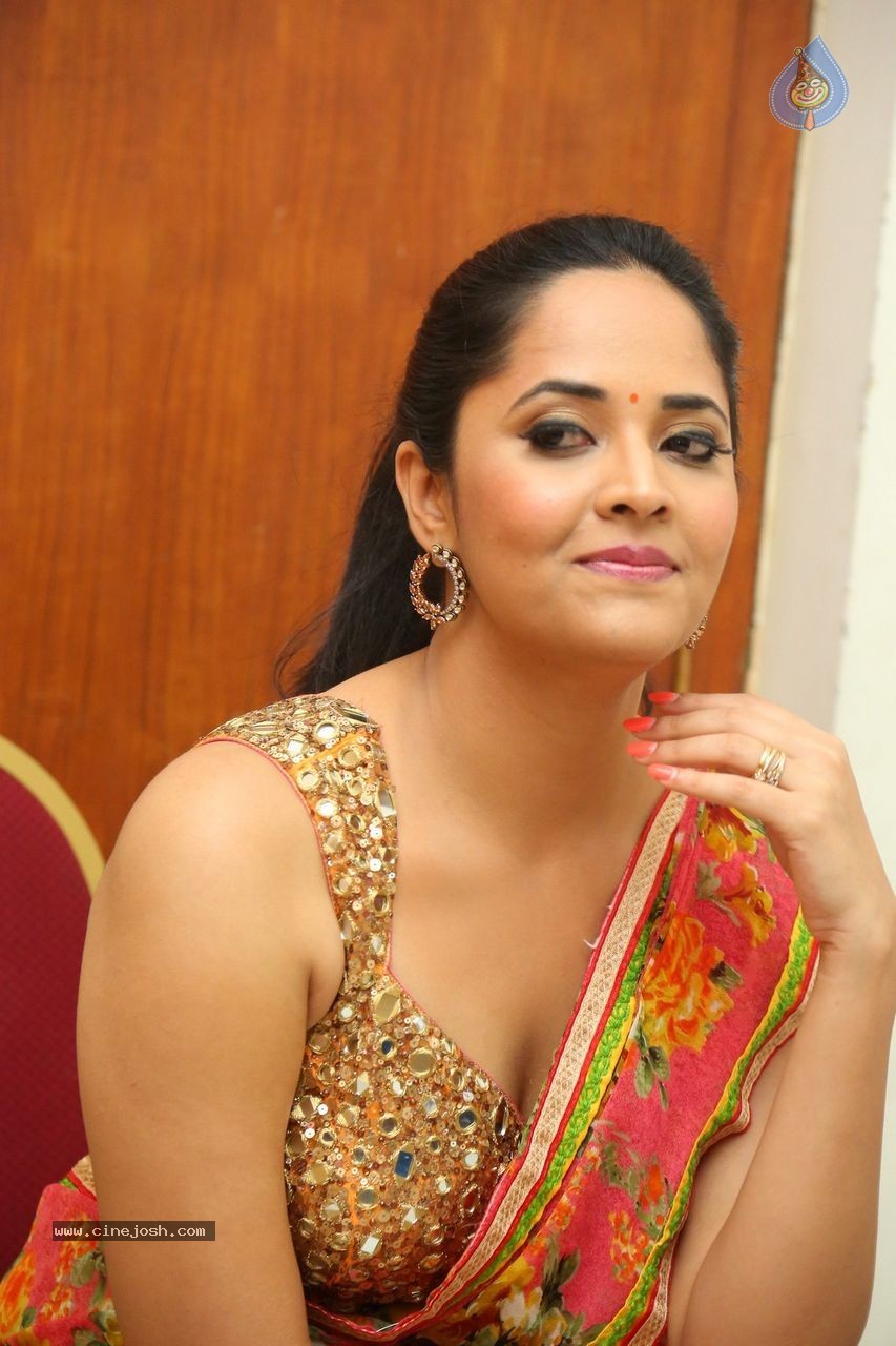Anasuya Latest Pics - 27 / 100 photos