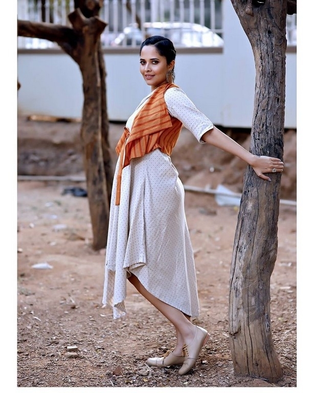Anasuya Photos - 4 / 5 photos
